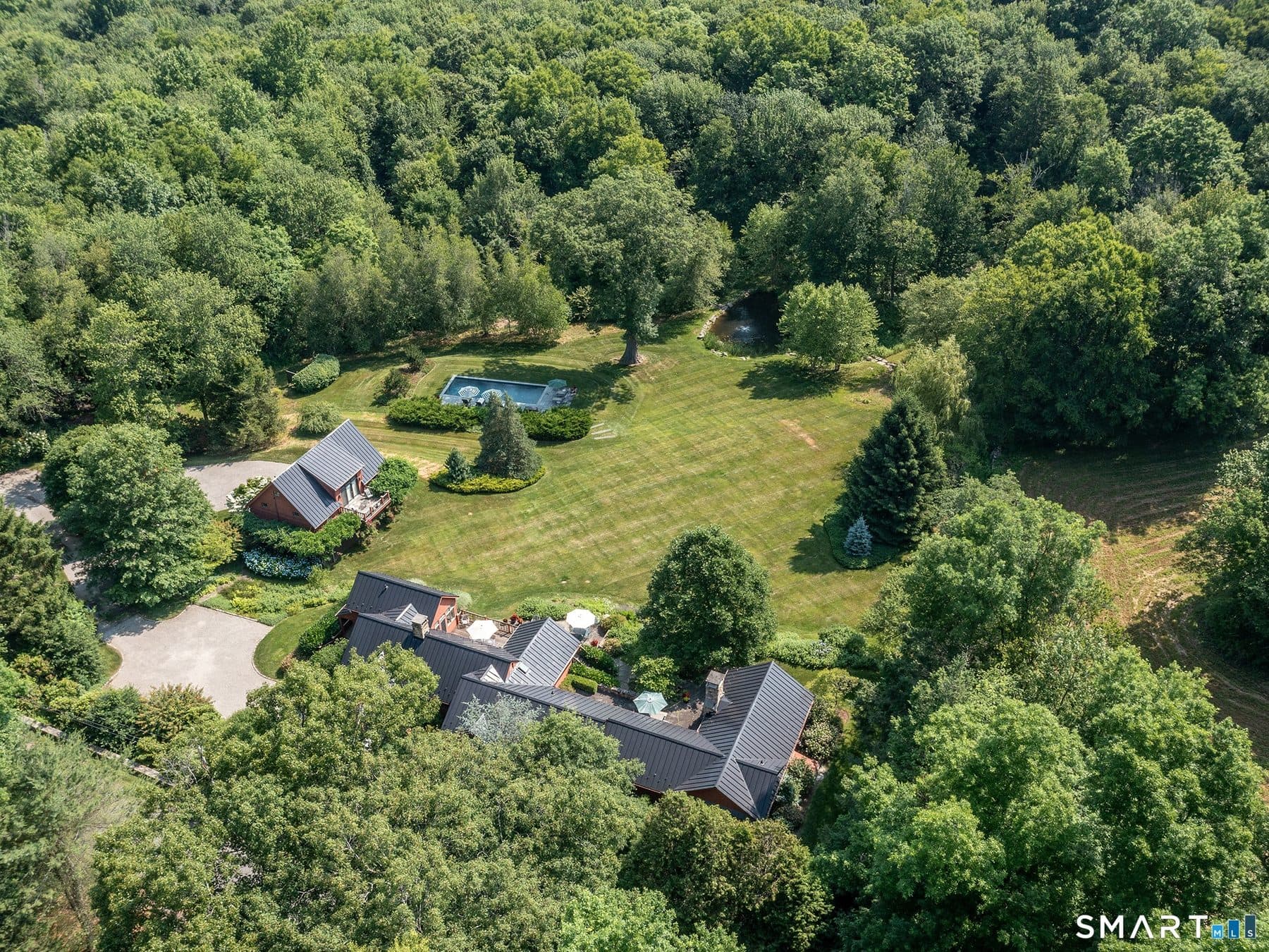 35 Schoolhouse Road — photo 3