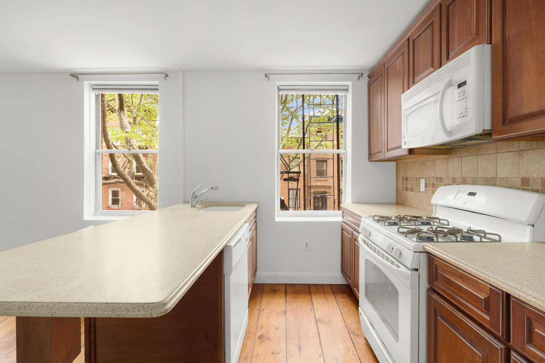 38 Douglass Street — photo 14