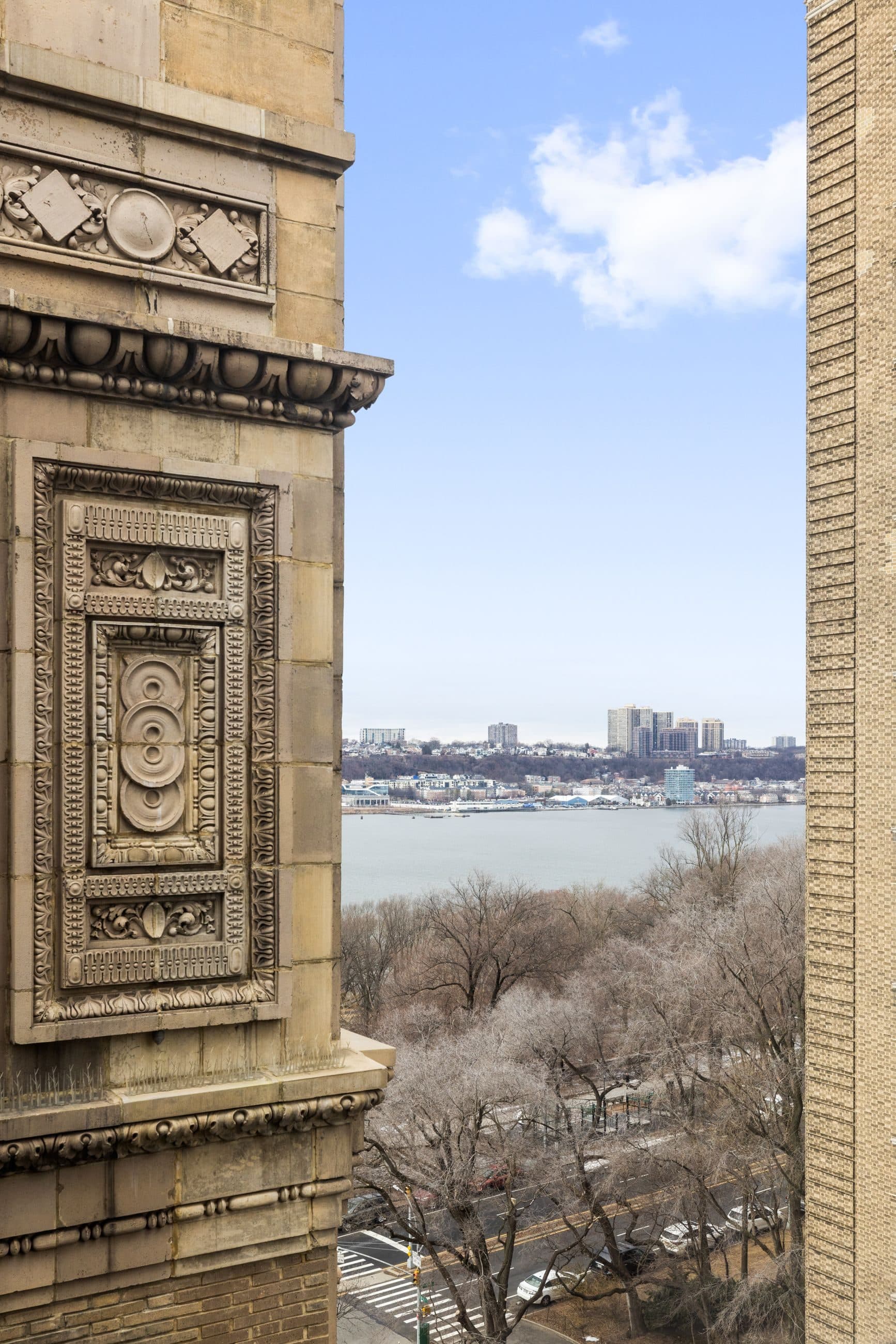 380 Riverside Drive — photo 7