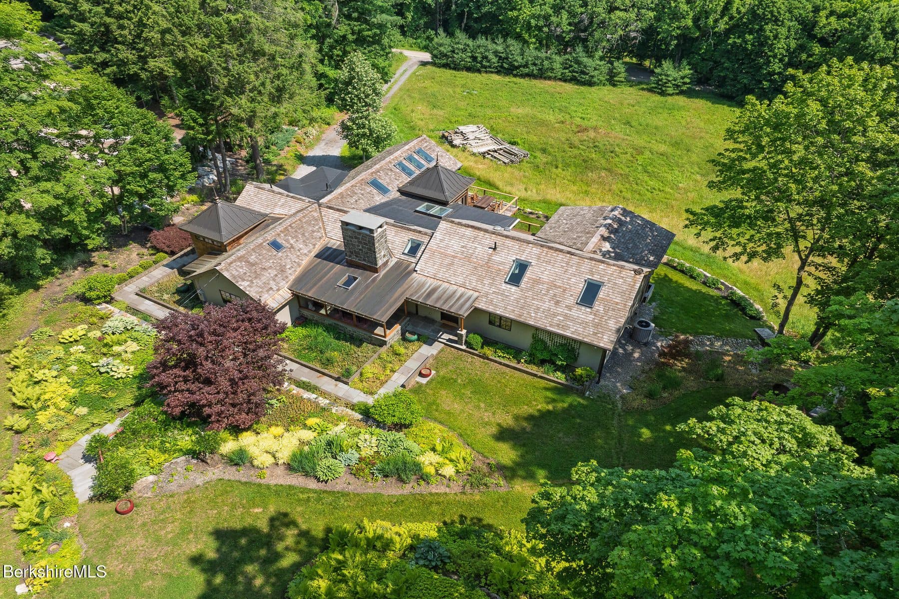 39 Pinecrest Cross Road — photo 1