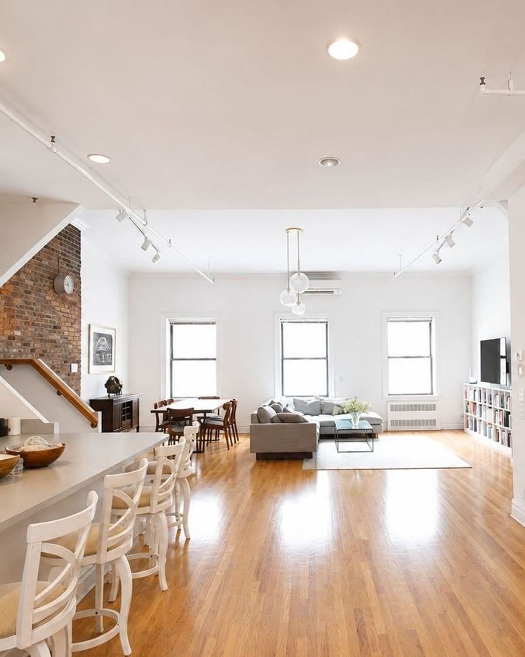 4 Bond Street