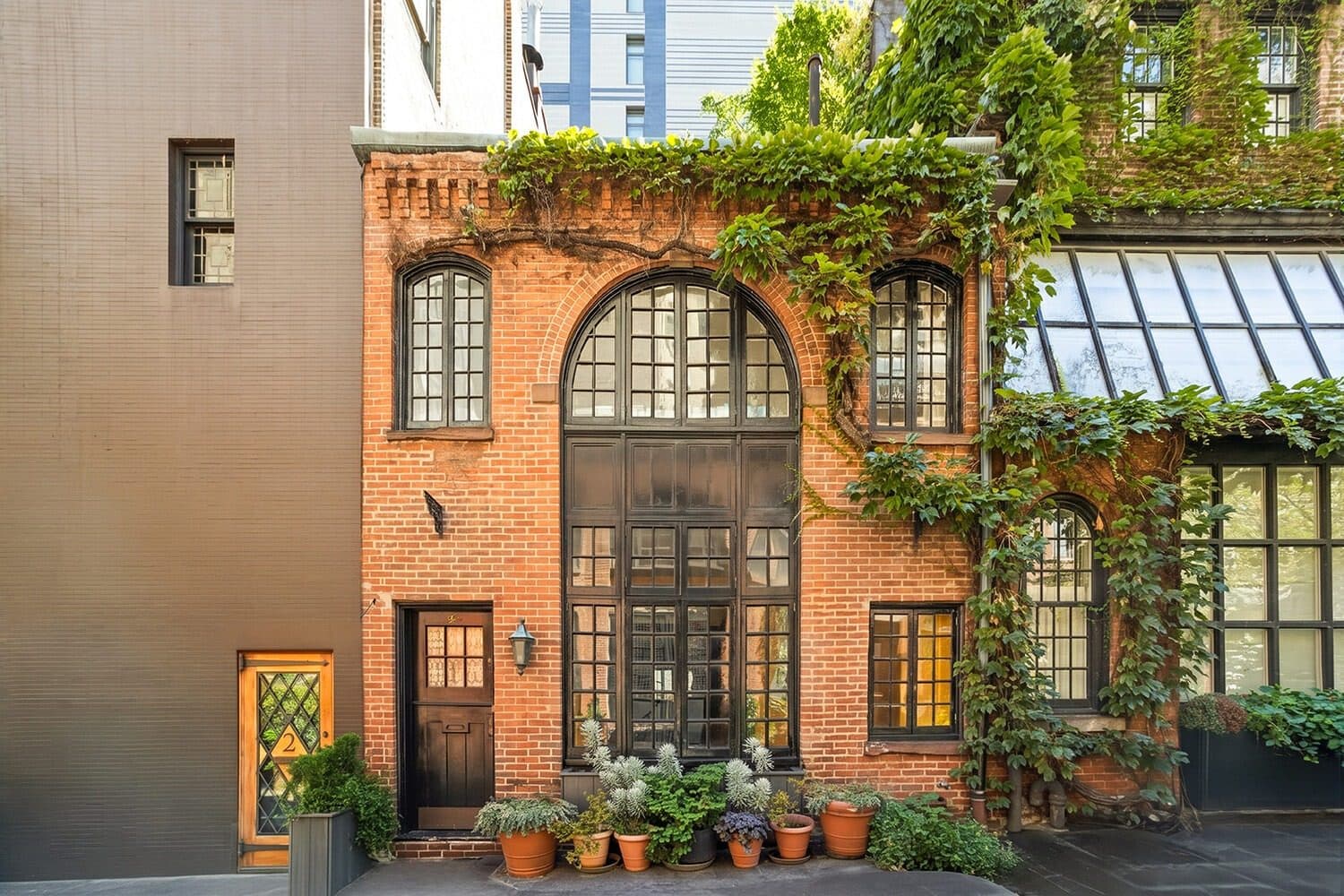 4 Sniffen Court — photo 1