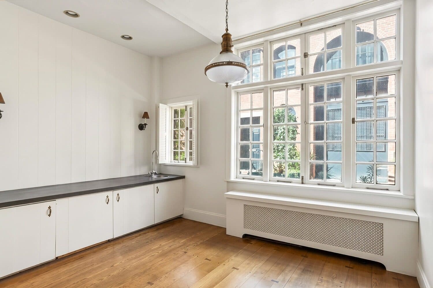 4 Sniffen Court — photo 2