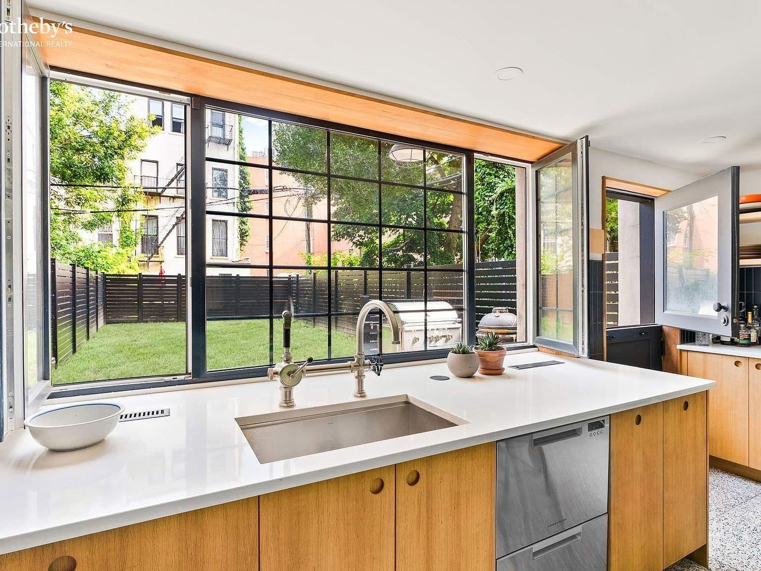 408 Macon Street — photo 15