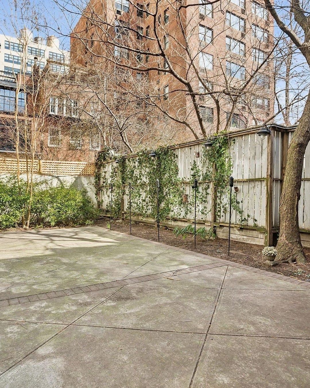 43 Charlton Street — photo 8