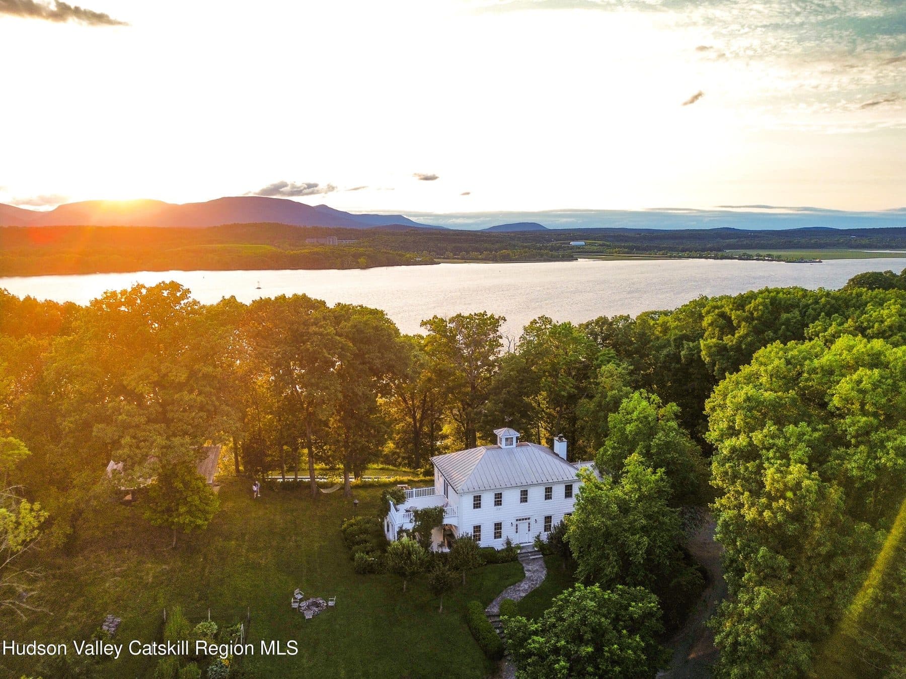 Cove House, 4387 Highway 9G — photo 3