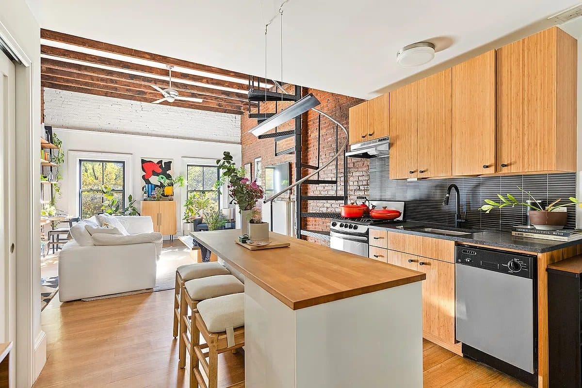485 West 22nd Street — photo 3