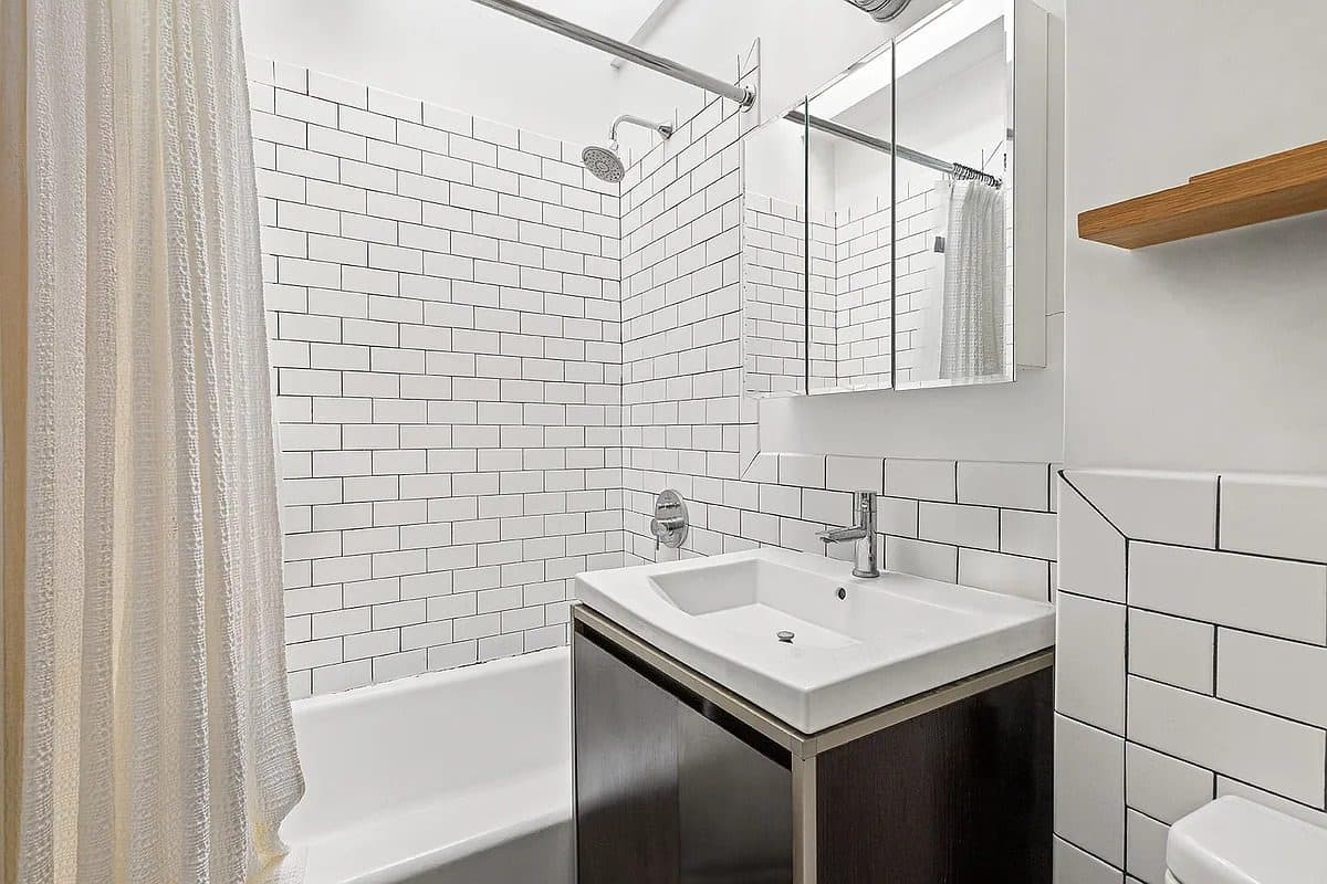 485 West 22nd Street — photo 11