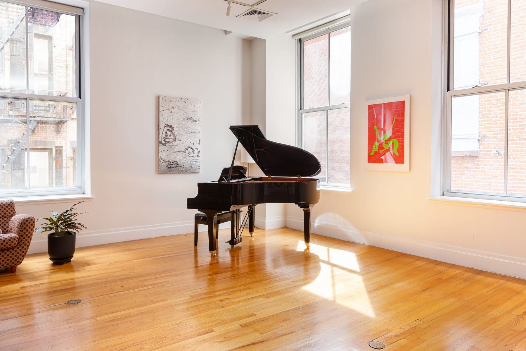 55 White Street — photo 1