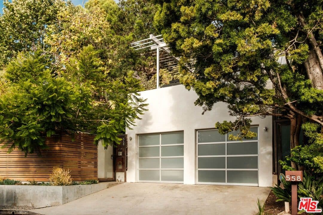 558 Stassi Lane — photo 2