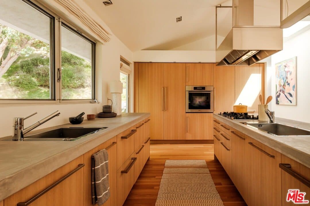 558 Stassi Lane — photo 8