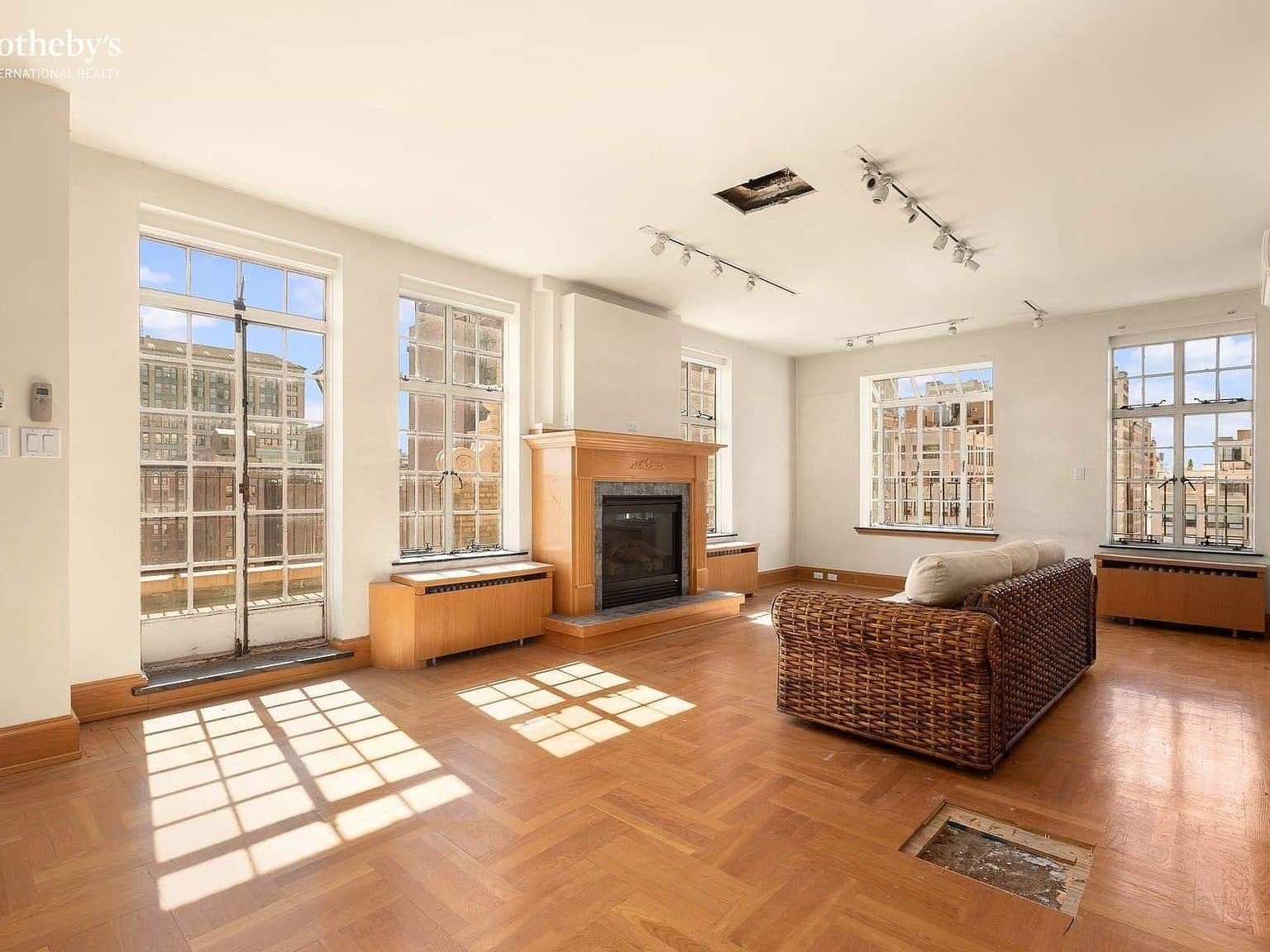 60 Gramercy Park North #PHA — photo 2