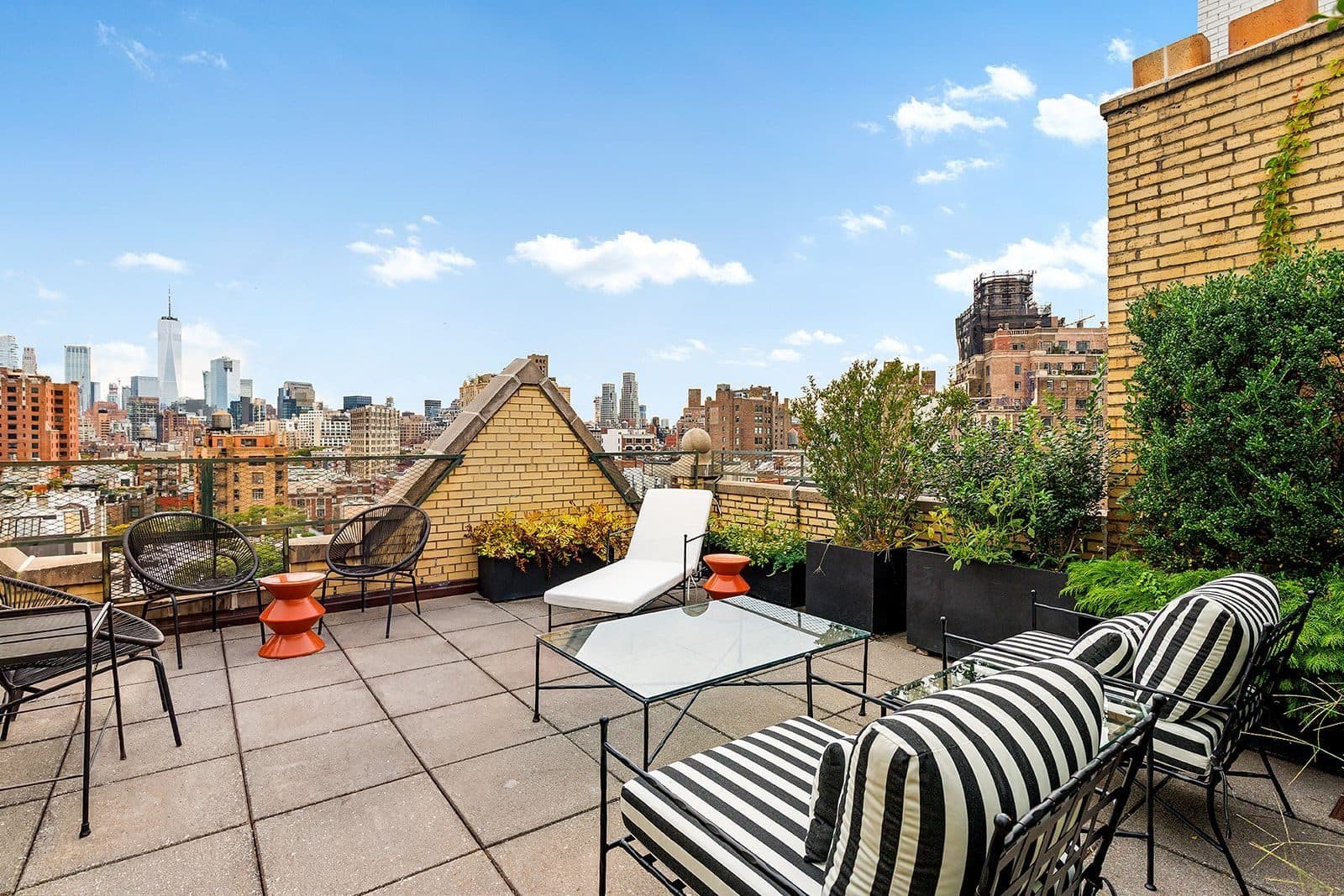 61 West 9th Street — photo 2