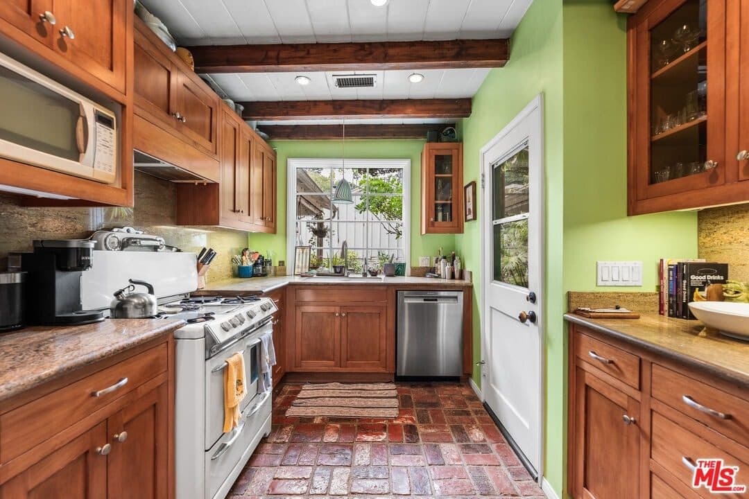 6300 Grape Place — photo 9