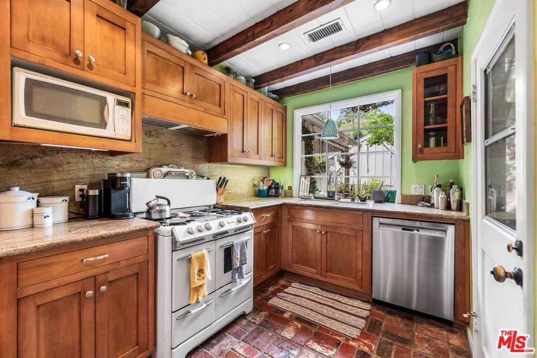 6300 Grape Place — photo 10