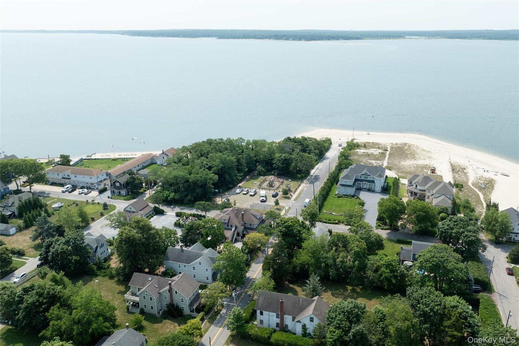 64 South Jamesport Avenue — photo 26