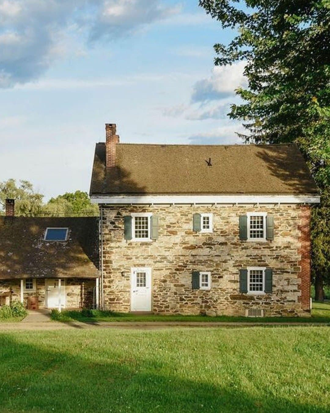 652 Albany Post Road — photo 1