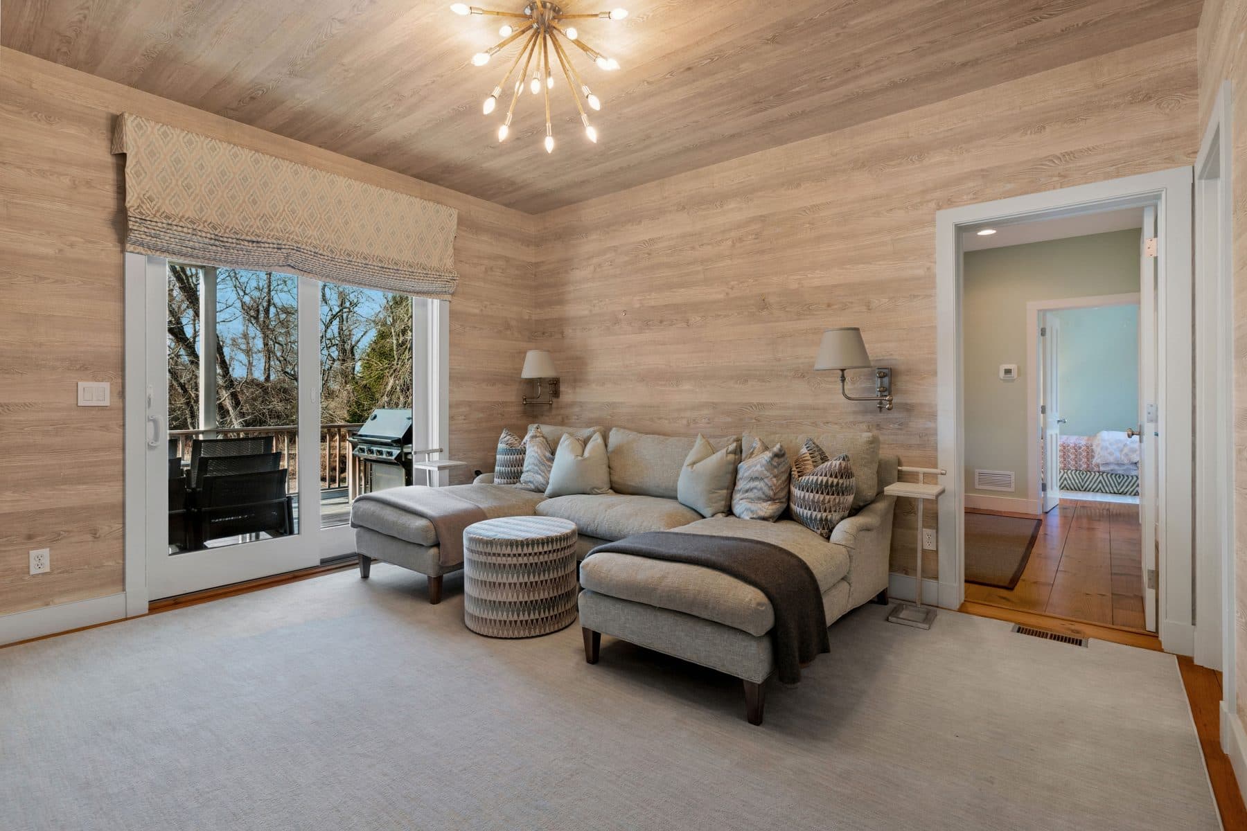 7 Locust Woods Dr — photo 1
