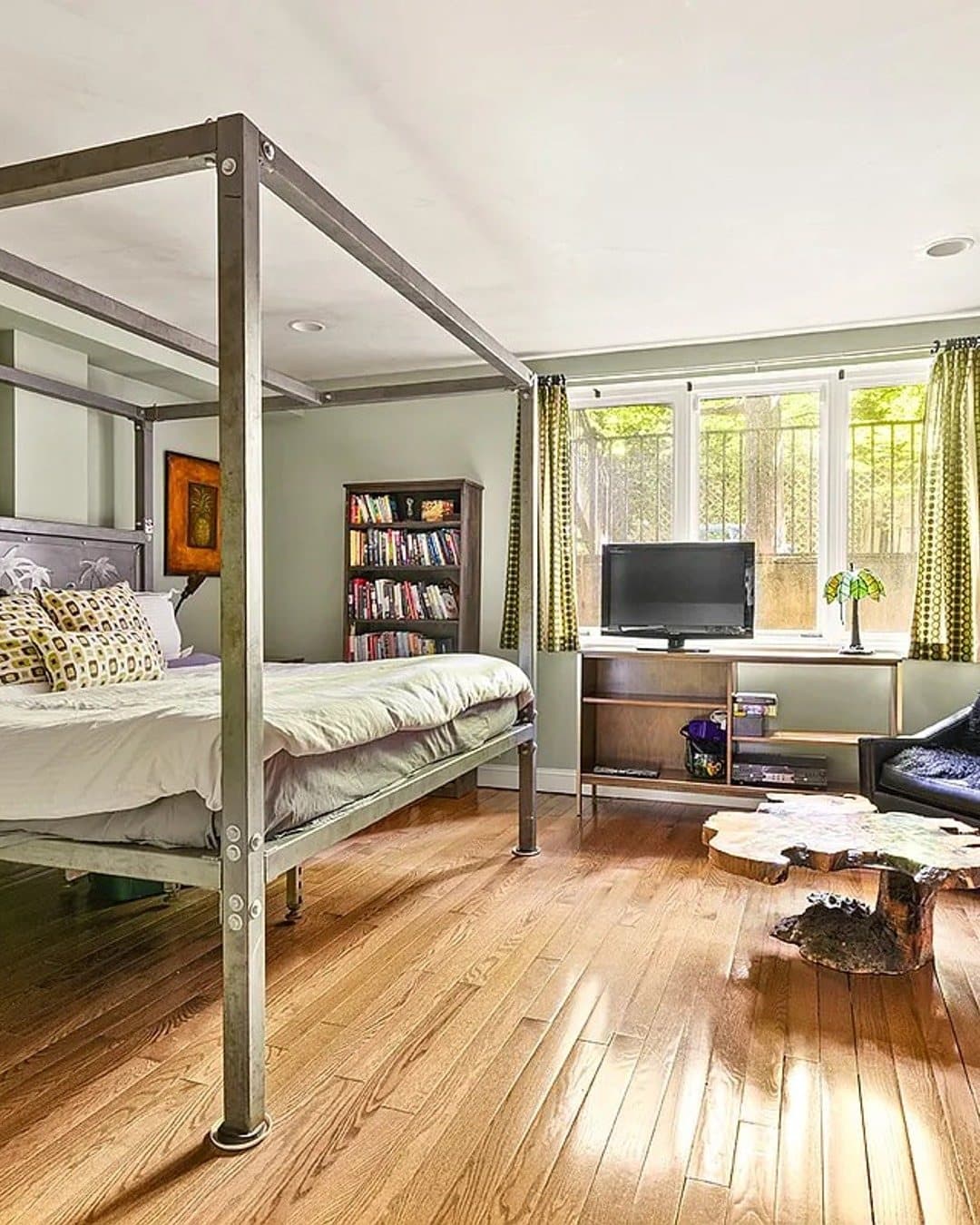 746 East 6th Street — photo 8
