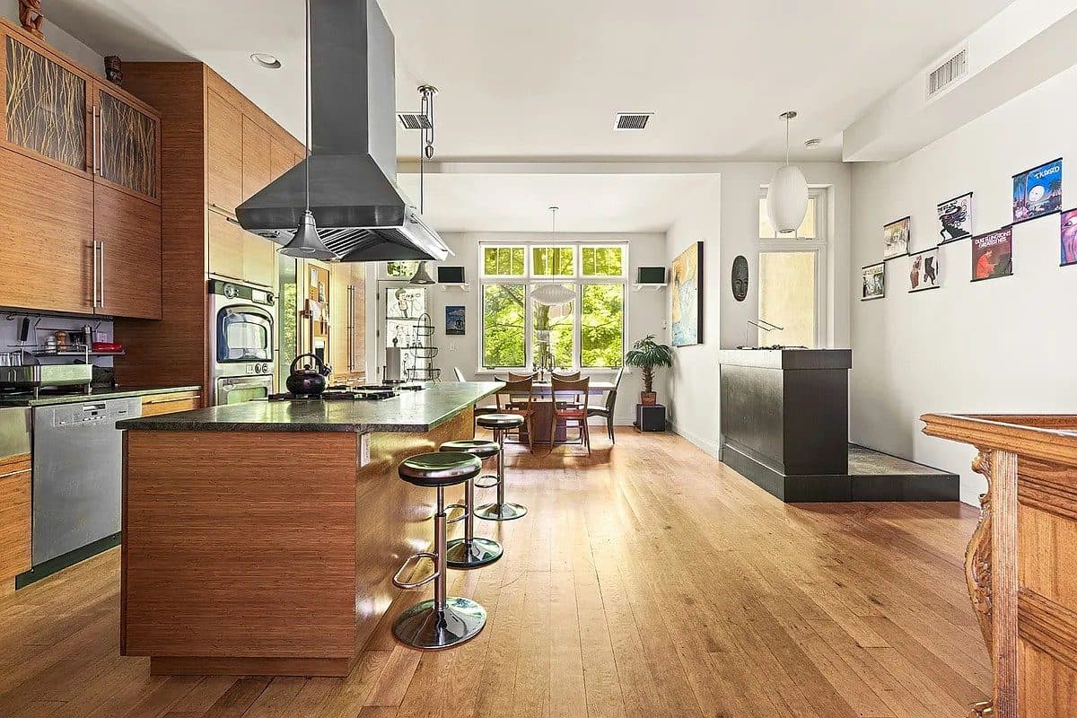 746 East 6th Street — photo 3