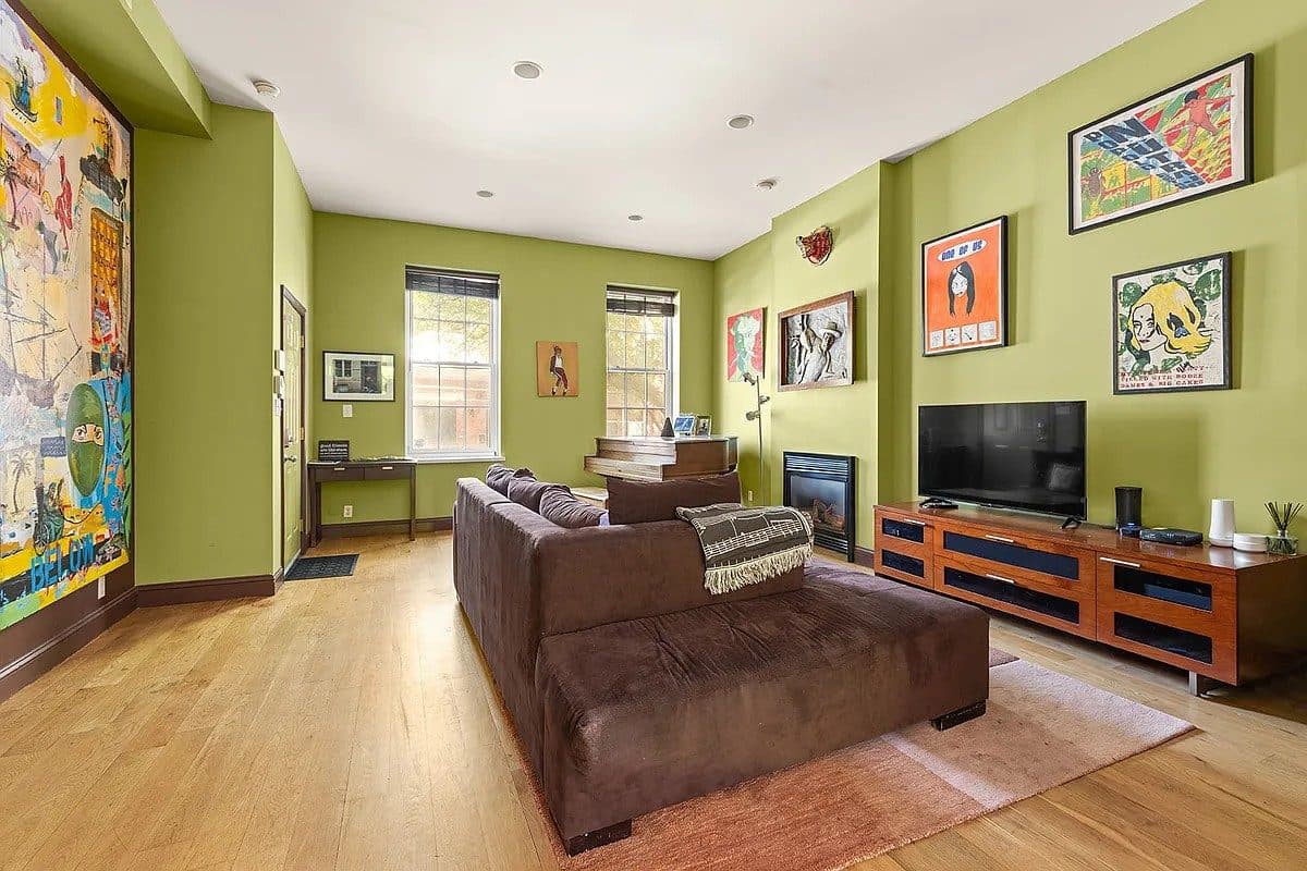 746 East 6th Street — photo 4