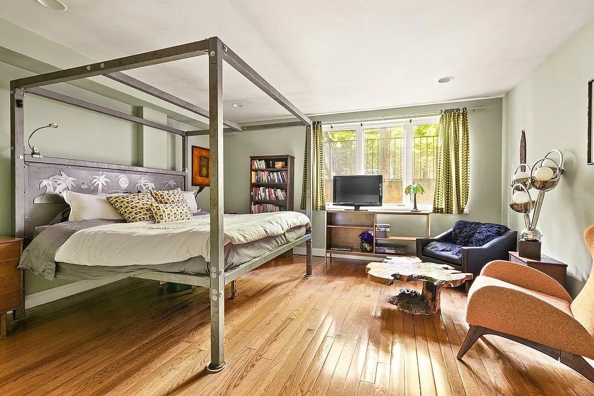 746 East 6th Street — photo 7