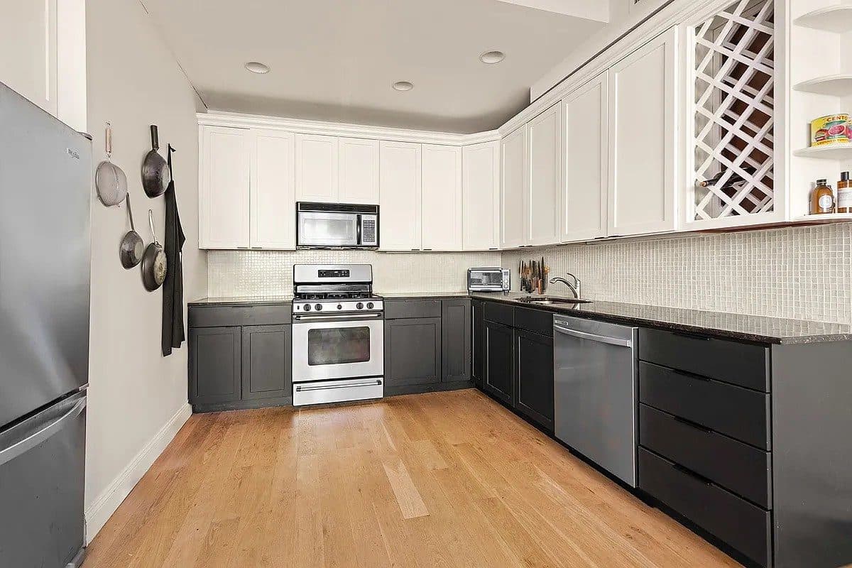 746 East 6th Street — photo 11