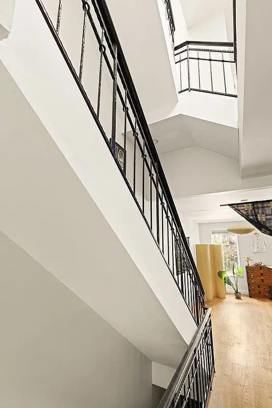 746 East 6th Street — photo 12