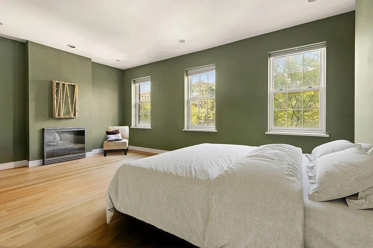 746 East 6th Street — photo 13