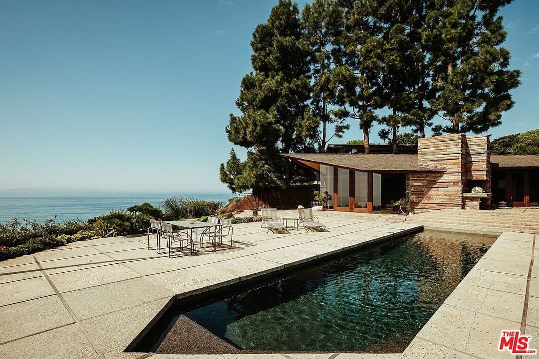 8 Sea Cove Drive — photo 4