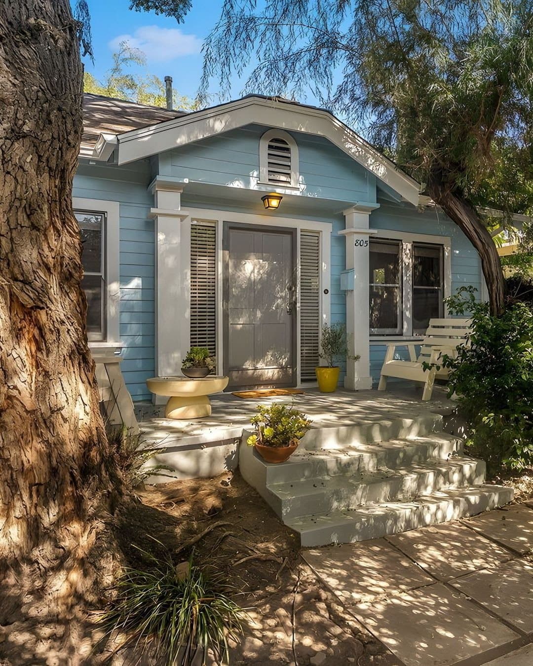 805 Crestmoore Place