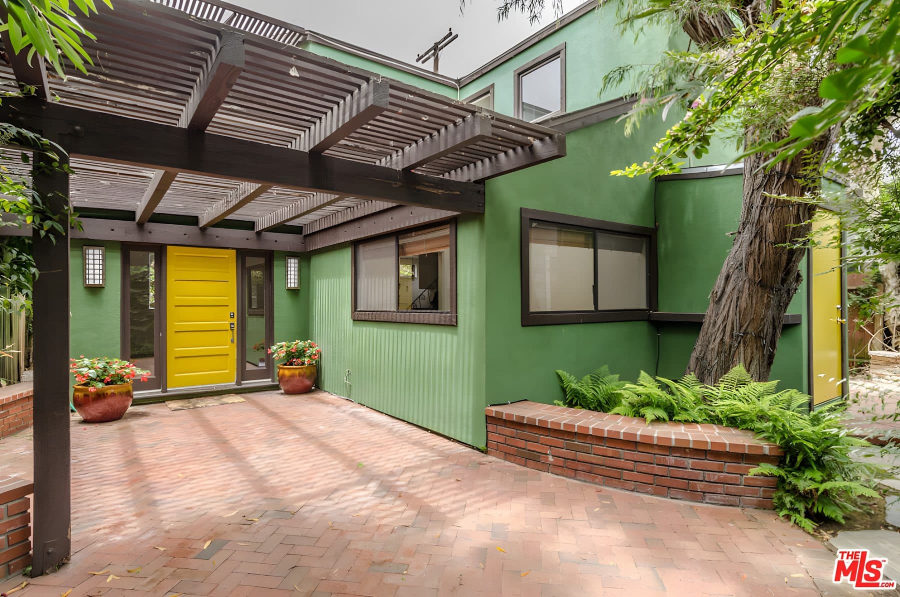 805 Crestmoore Place — photo 2