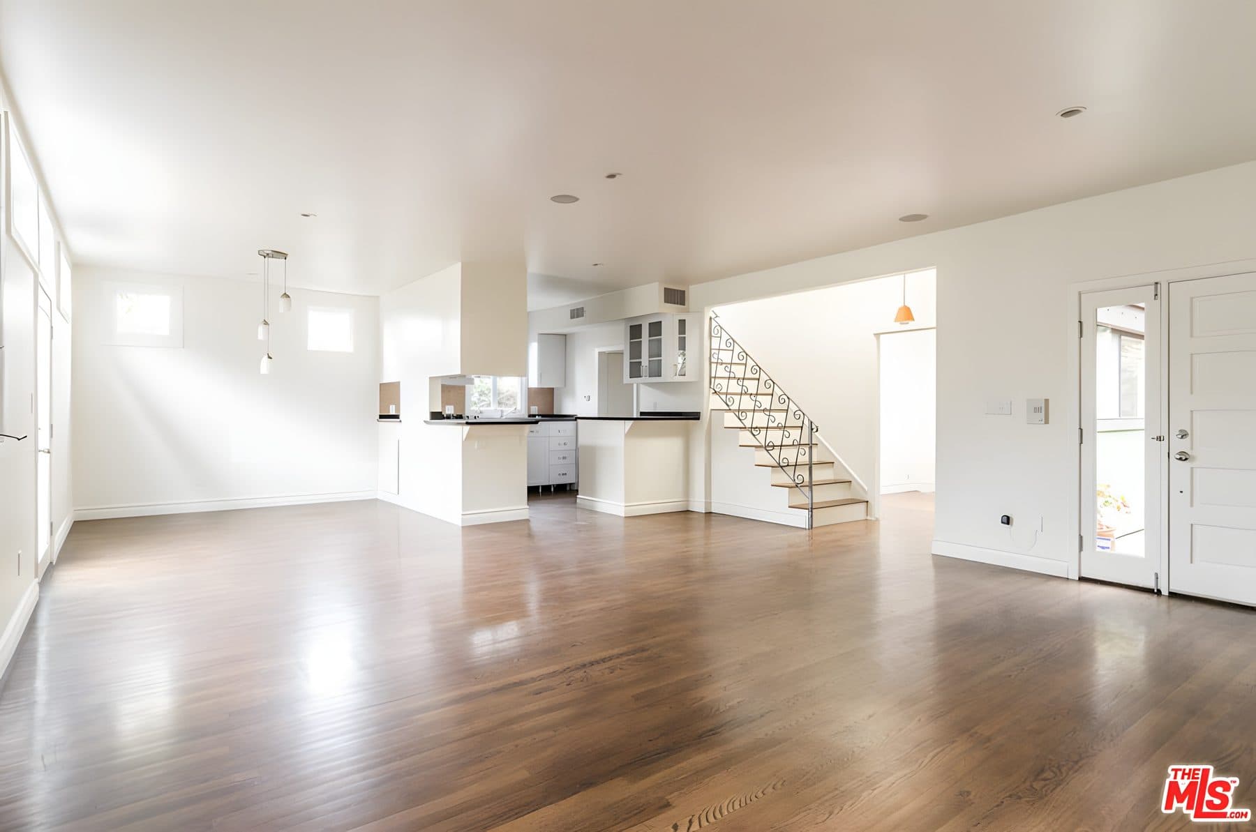 805 Crestmoore Place — photo 40