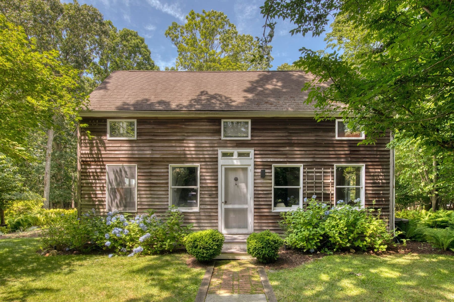 85 Woodbine Drive — photo 1