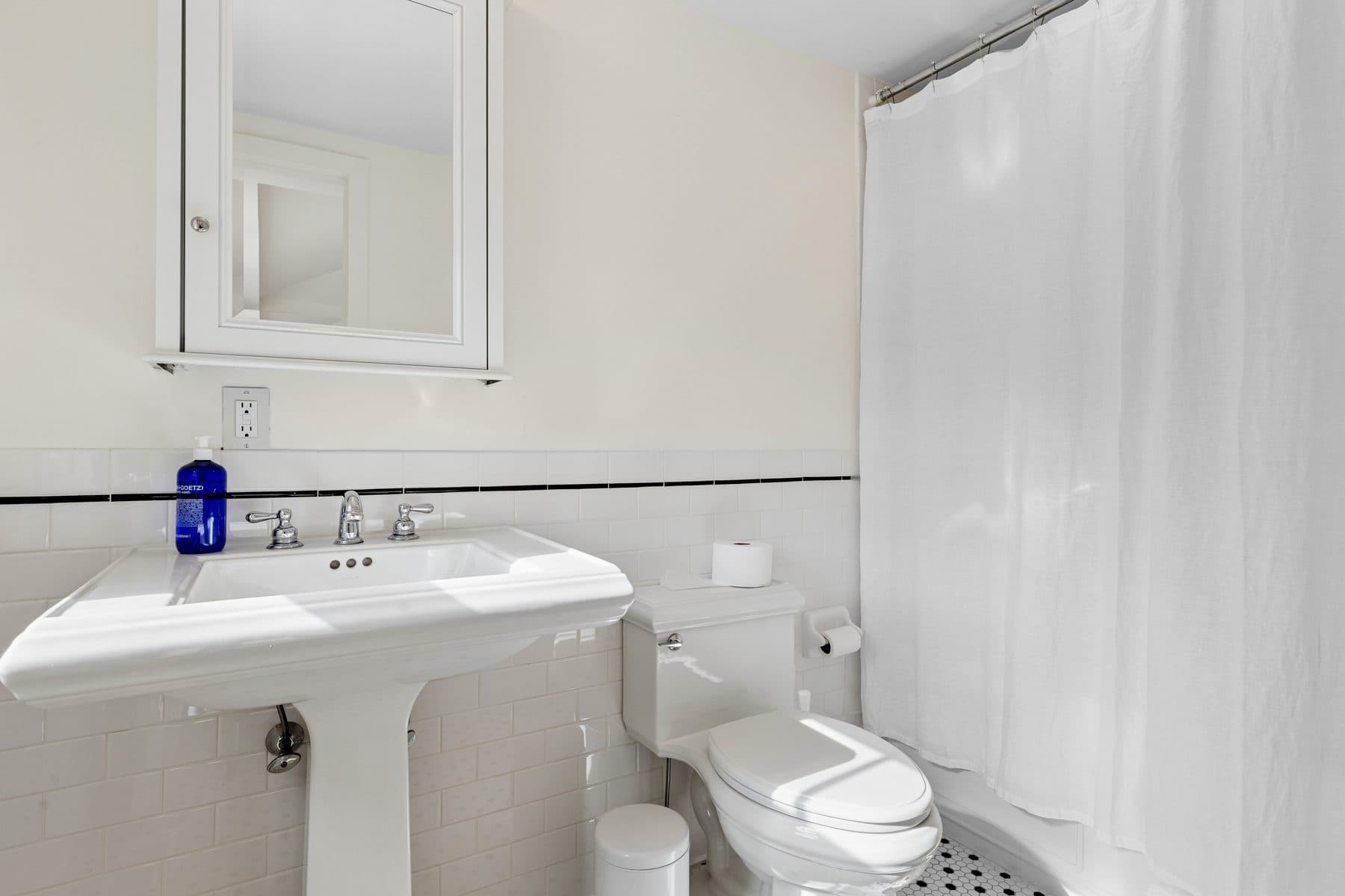 86 Pantigo Road — photo 9