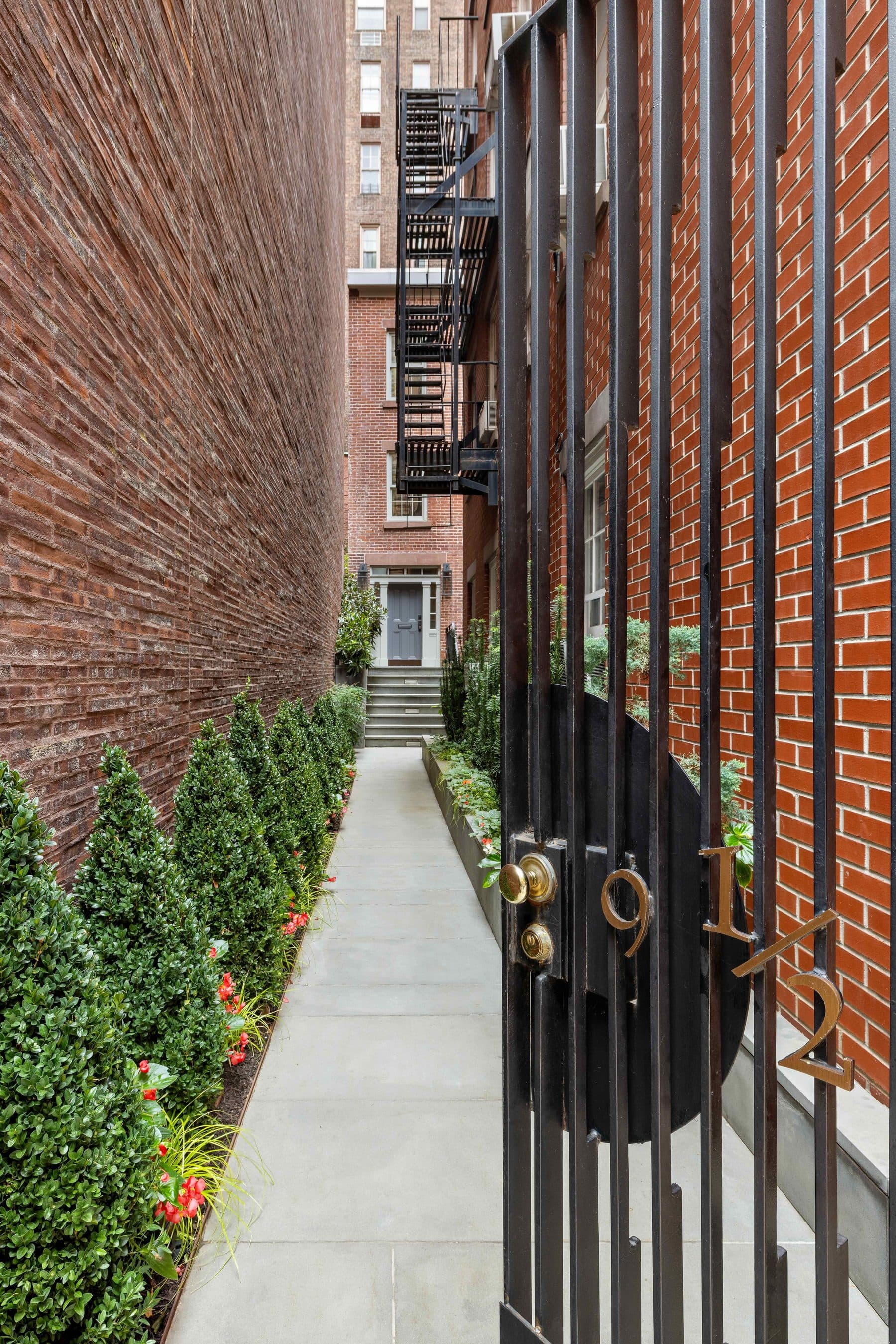 9 1/2 Jane Street — photo 16