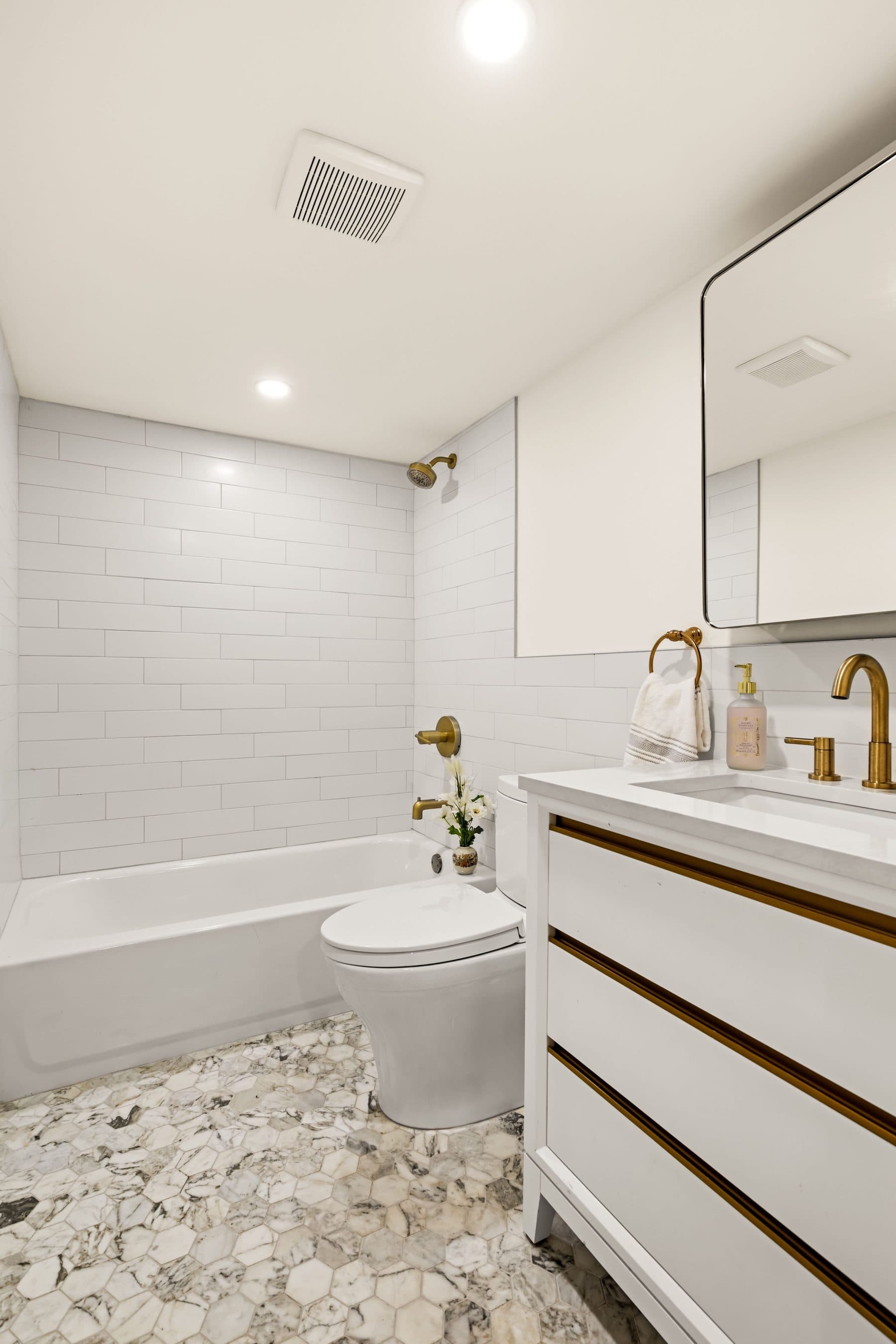 94 Hawthorne Street — photo 16