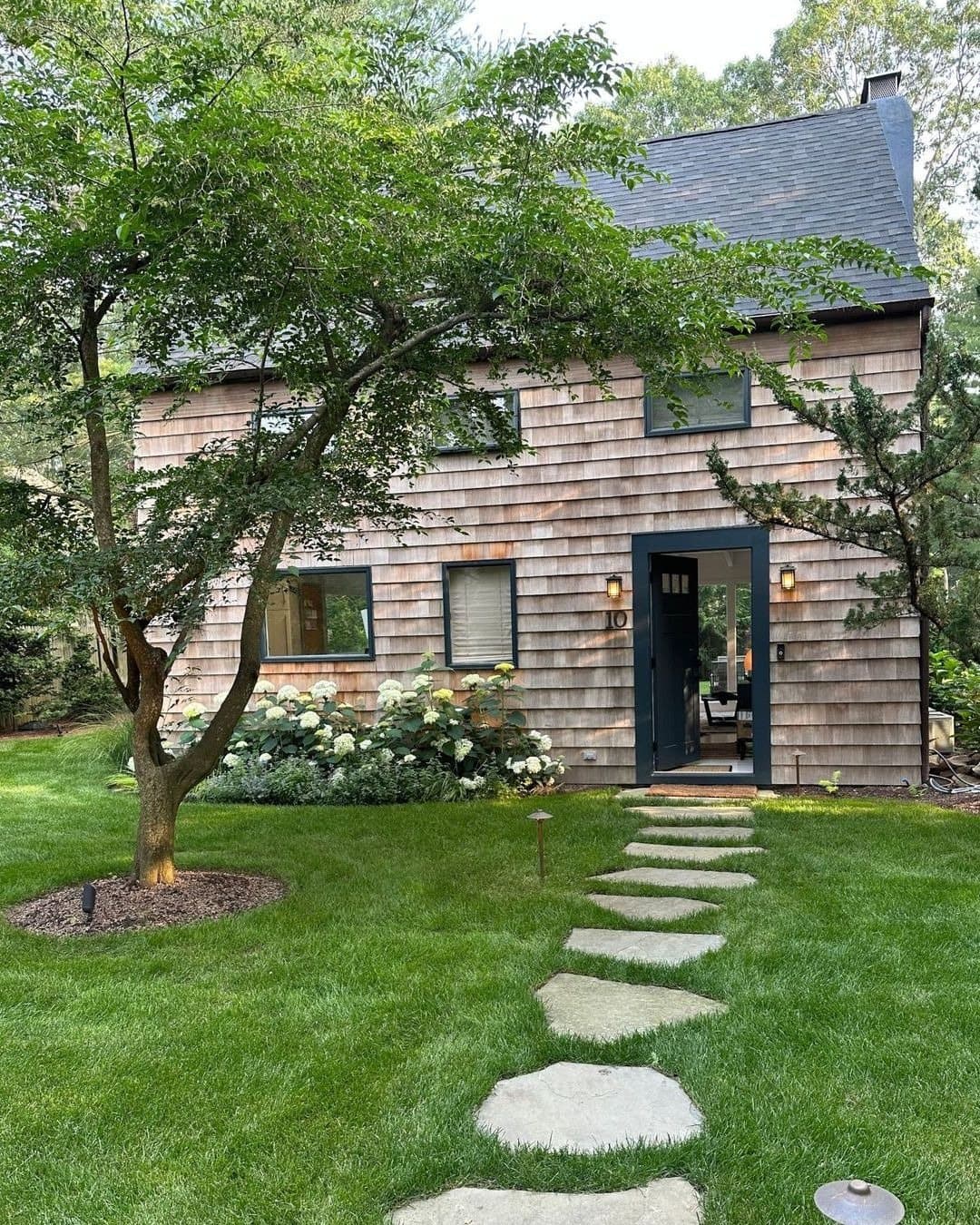 A Cottage by the Bay, Springs