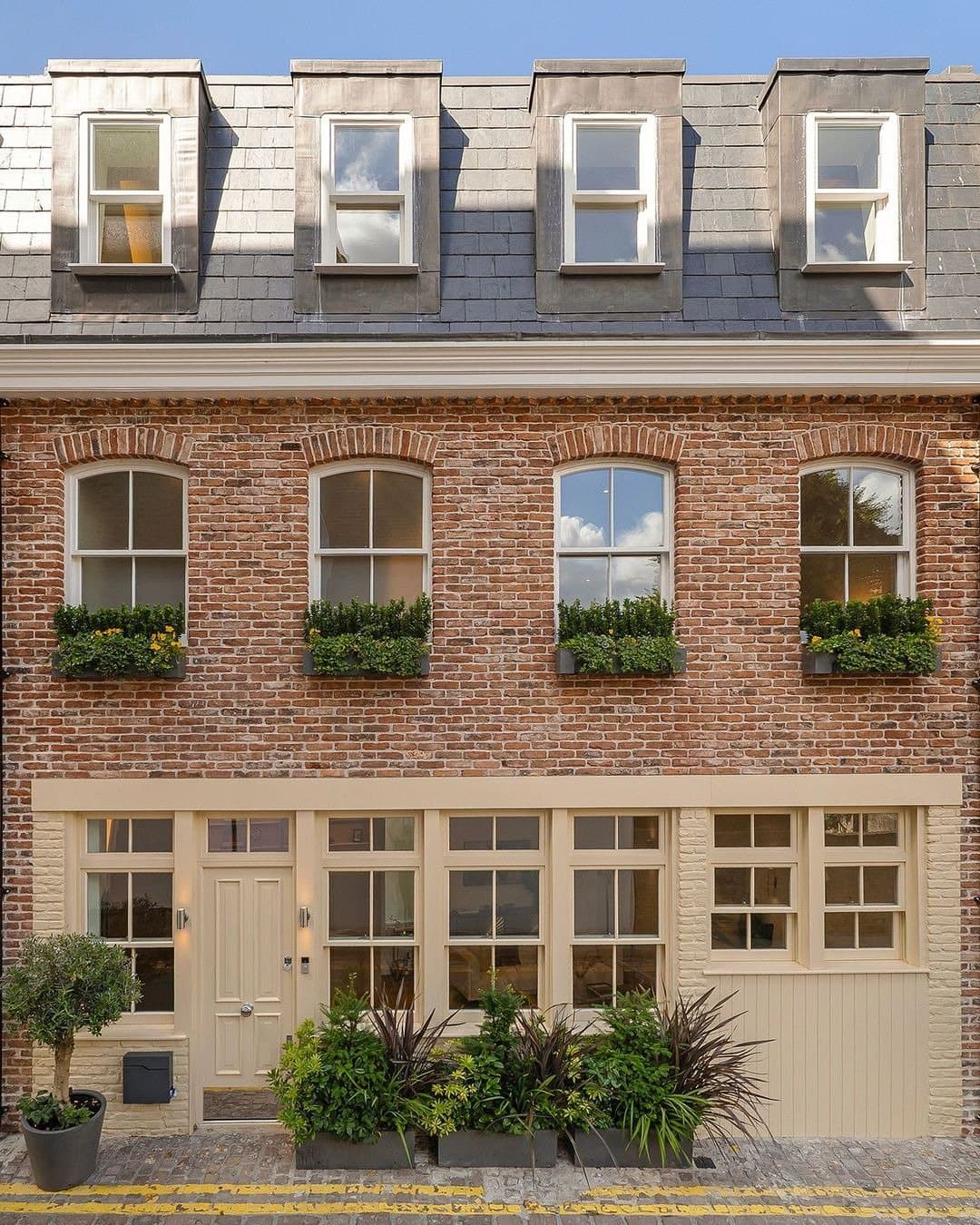 Lexham Mews — photo 1
