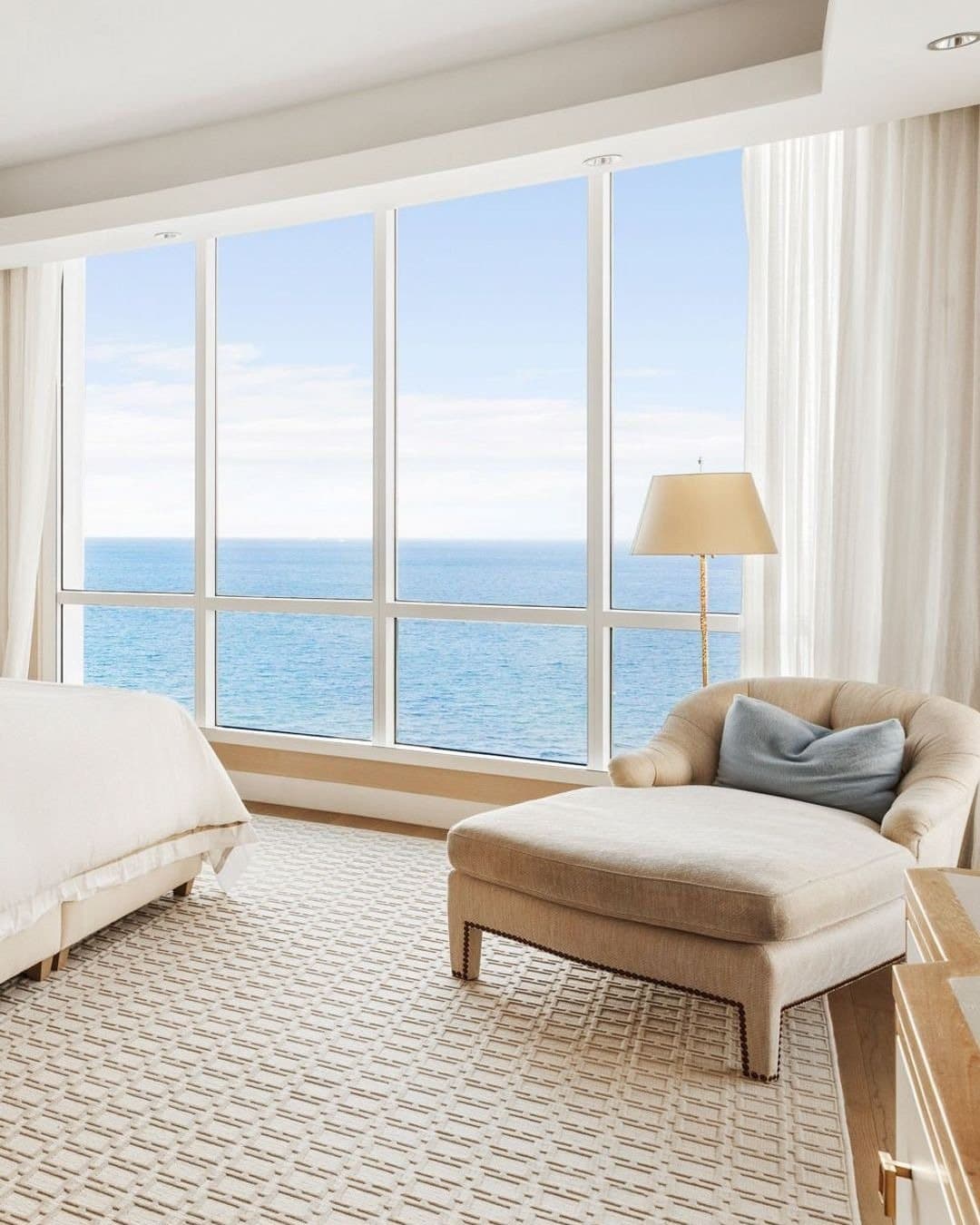 An Oceanfront Lower Penthouse, Miami Beach — photo 10