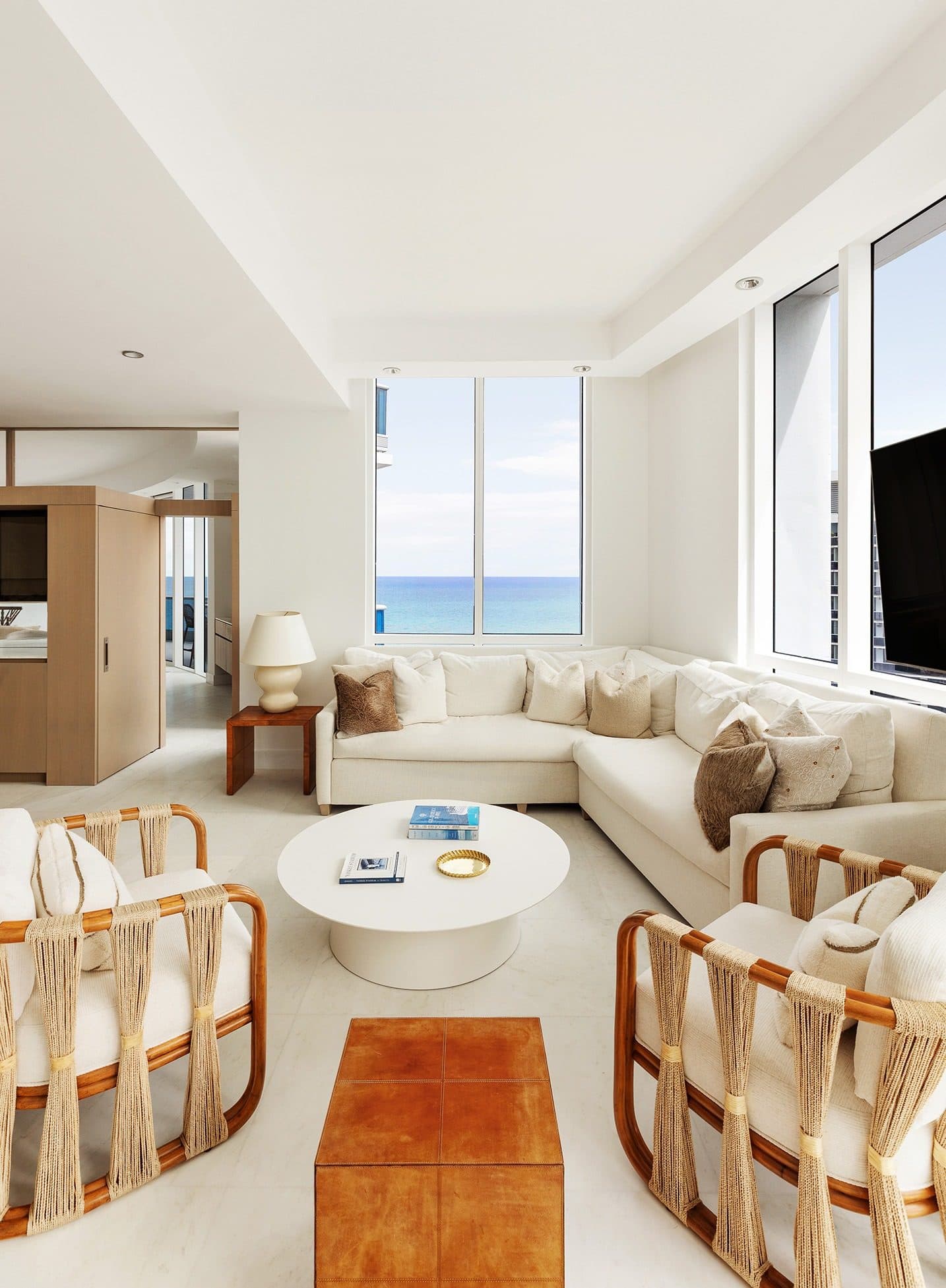 An Oceanfront Lower Penthouse, Miami Beach — photo 4