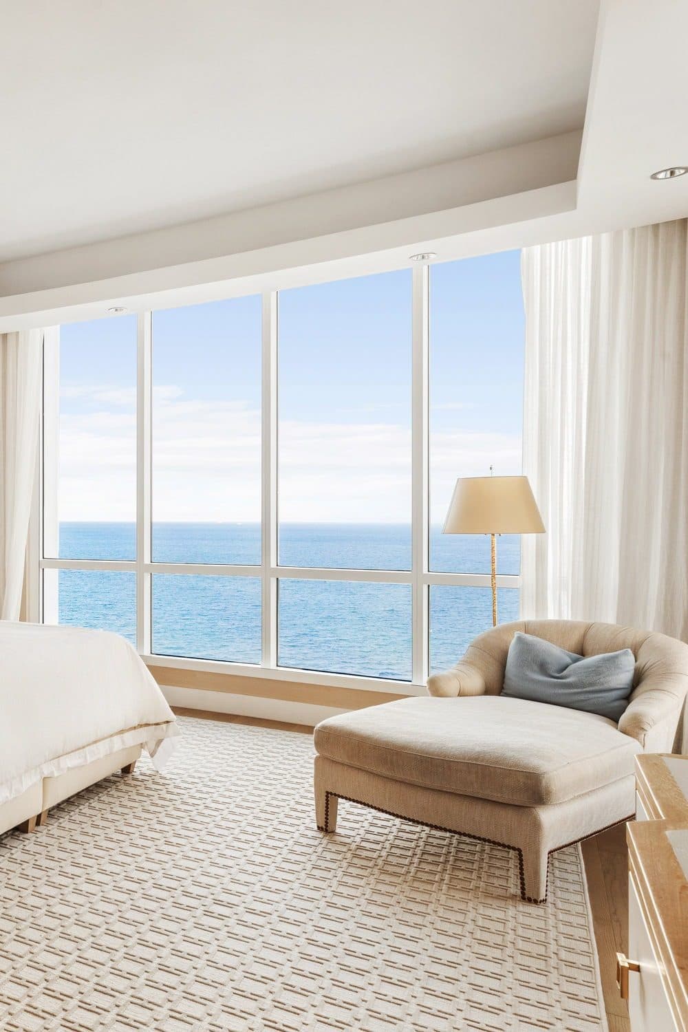 An Oceanfront Lower Penthouse, Miami Beach — photo 8