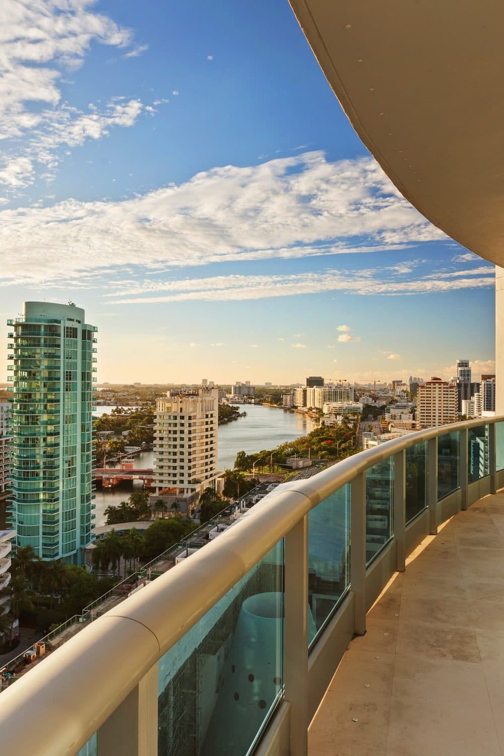 An Oceanfront Lower Penthouse, Miami Beach — photo 11