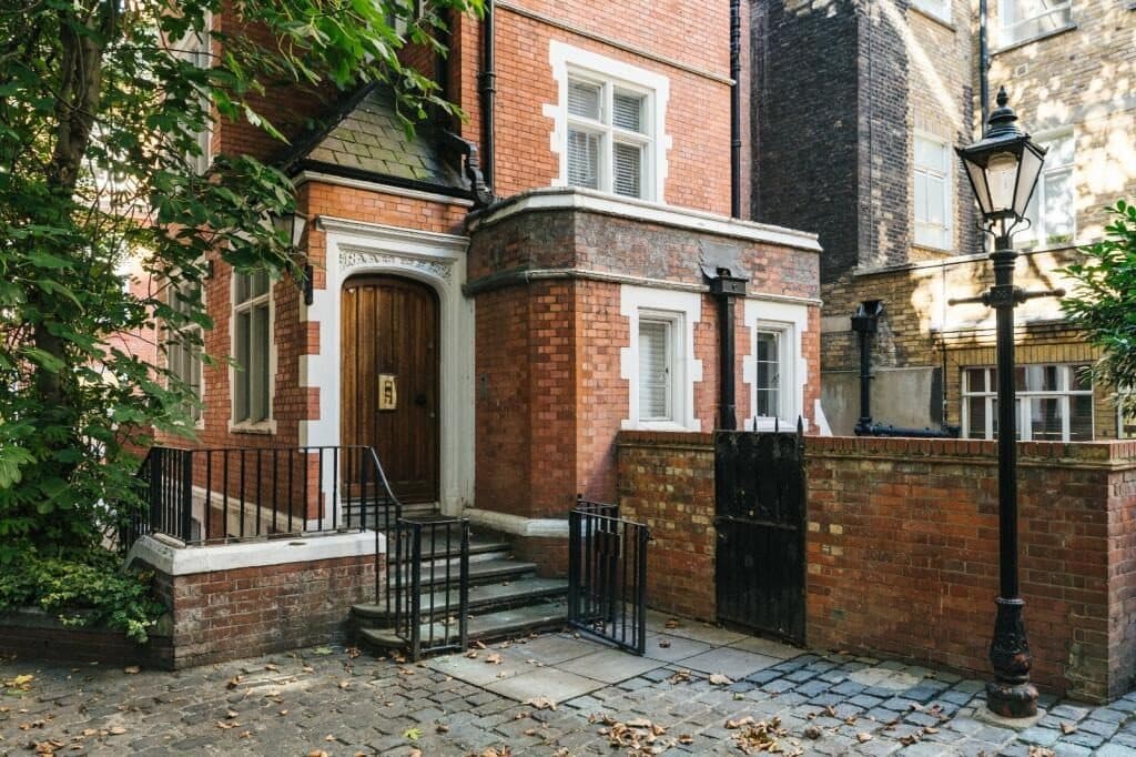 The Old Rectory, Ironmonger Lane — photo 1