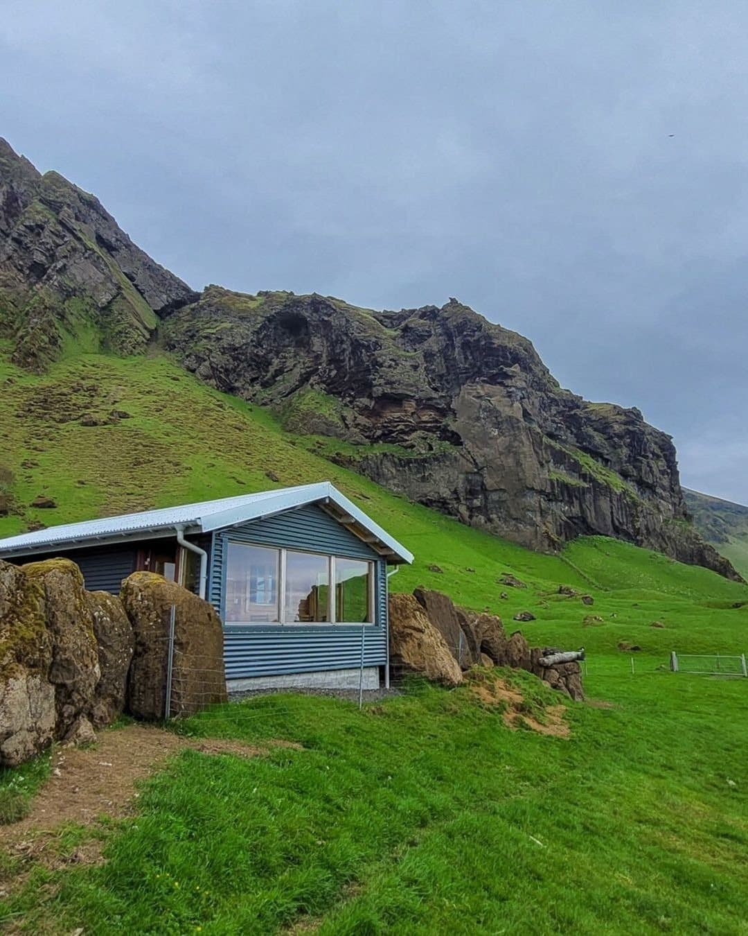 Skarðshlíð 1
