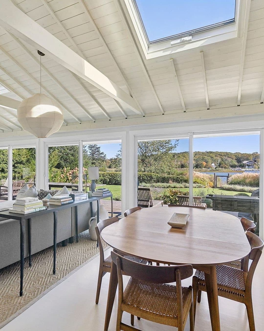 A Waterfront Retreat on Three Mile Harbor — photo 4