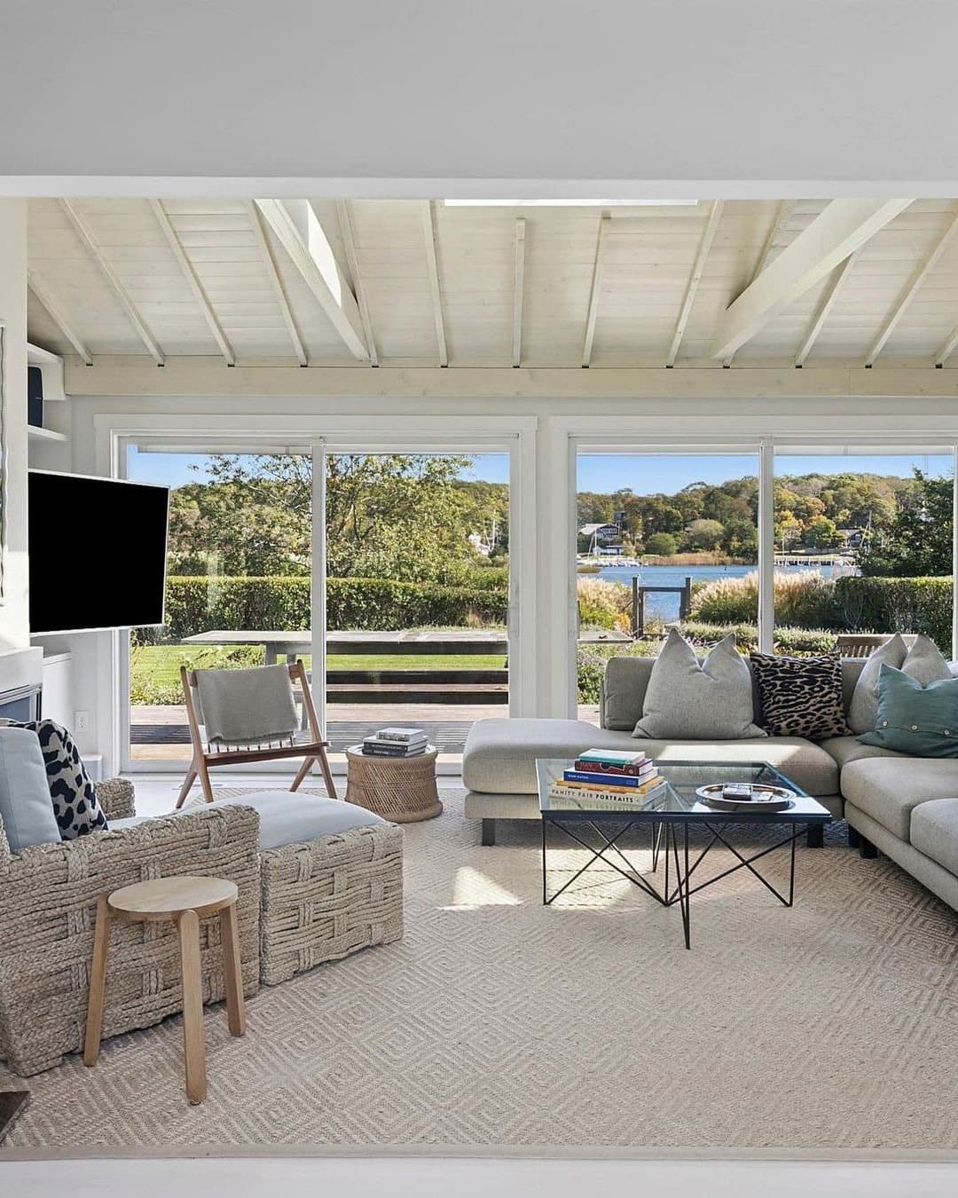 A Waterfront Retreat on Three Mile Harbor — photo 7