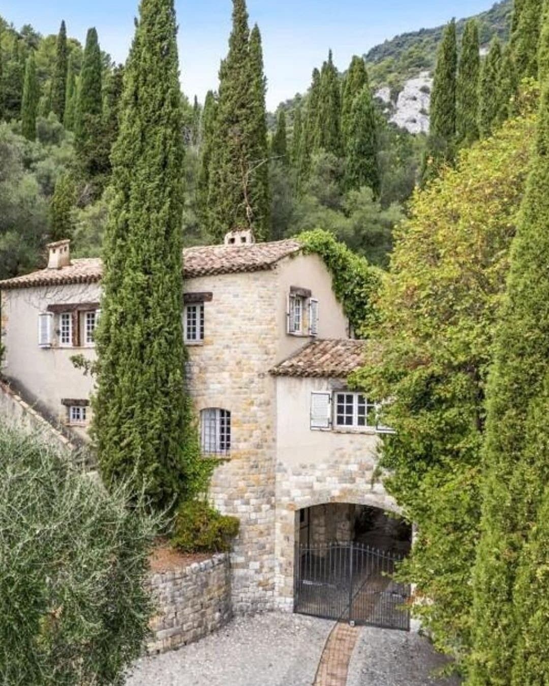 Tourrettes-sur-Loup villa and bastide — photo 1