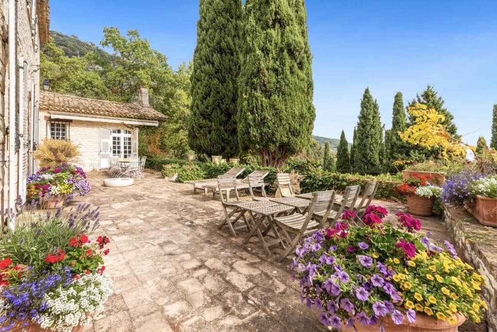 Tourrettes-sur-Loup villa and bastide — photo 8